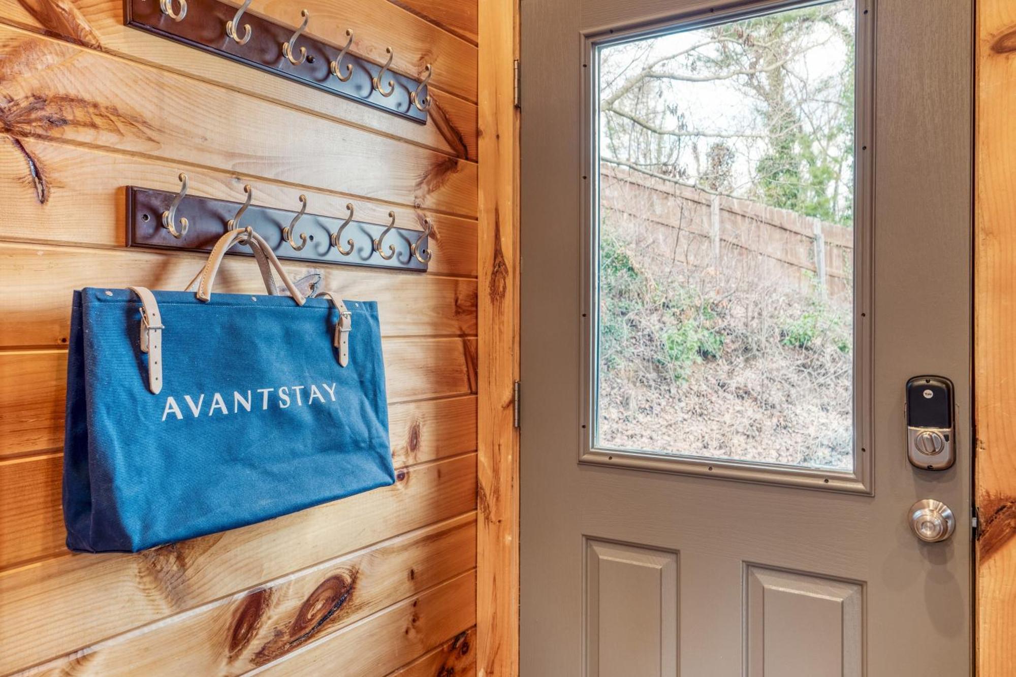 Chestnut By Avantstay Mountain Cabin W Treetop Views Hot Tub Game Room جاتلينبرج المظهر الخارجي الصورة